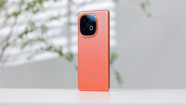 iQOO Z10 Turbo Pro：同级最强的性能体验与续航插图1