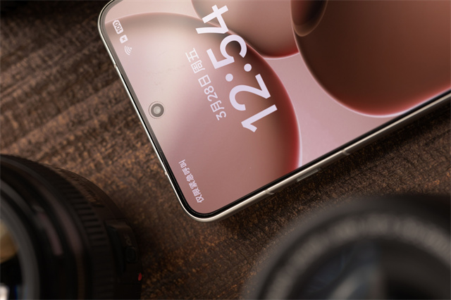 或许是今年国产唯一的直屏Ultra OPPO Find X8 Ultra值得选择-2