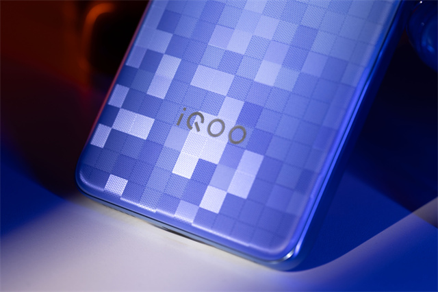 iQOO Neo10 Pro+体验评测：2K屏的同档性能王者-2